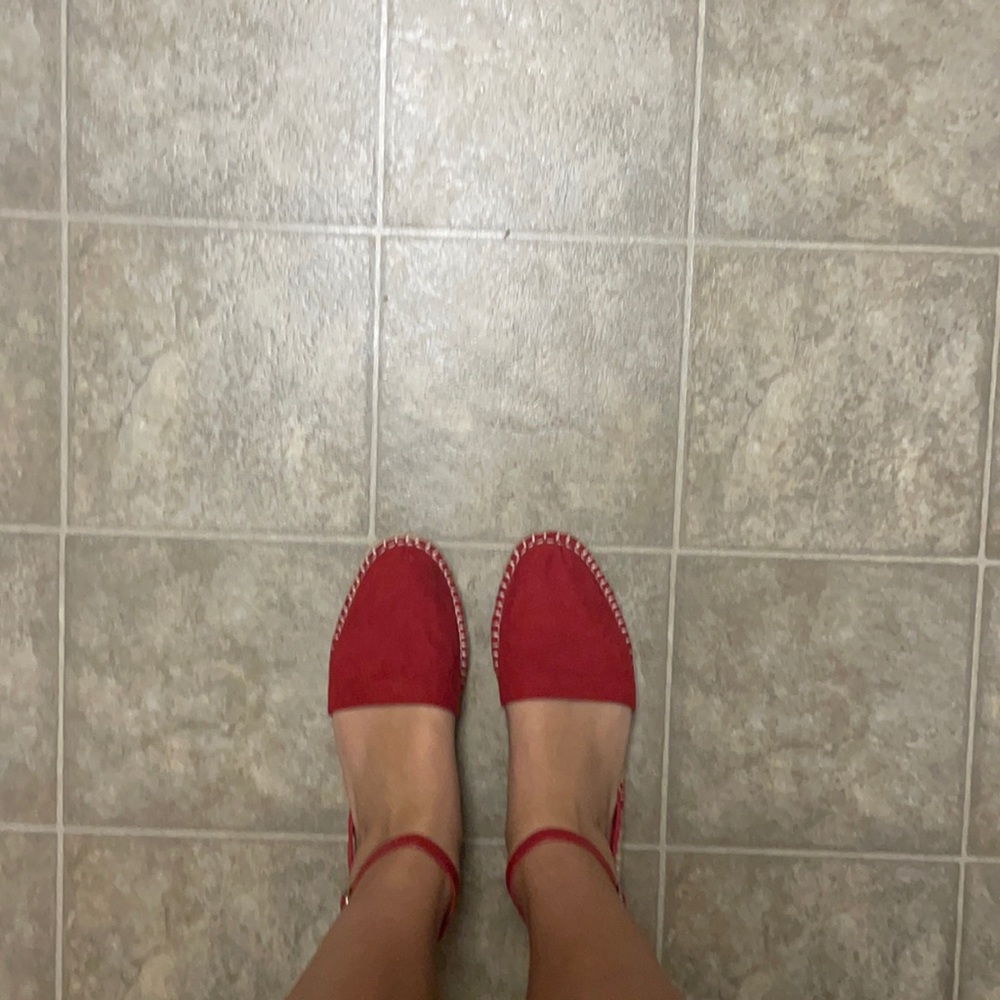 red flats NWOT